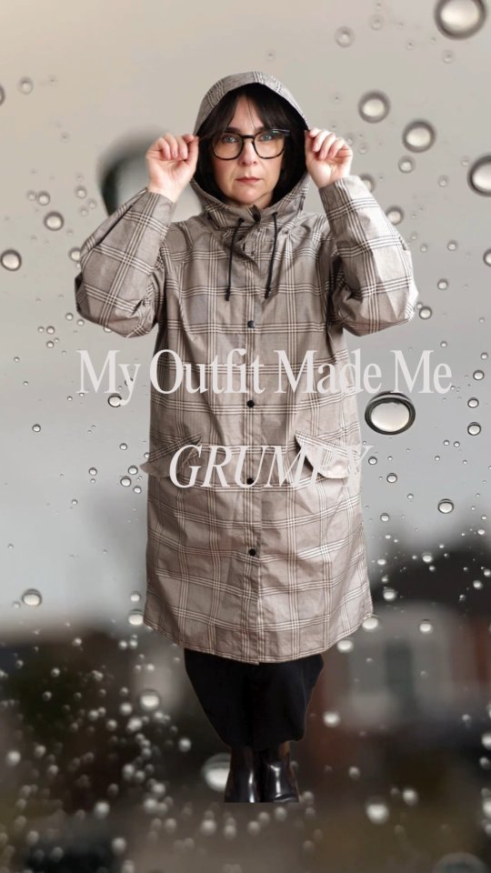 Ever had an outfit throw off your entire day? 
I did last week thanks to a downpour of rain and a last minute costume change. 

Head over to Mother Dragon's blog to read about mood, style and why your clothes may not be the problem.

#motherdragronireland #fashionpsychology #personalstyle #outfitmood #styleideas #prelovedfashion #newontheblog #readallaboutit