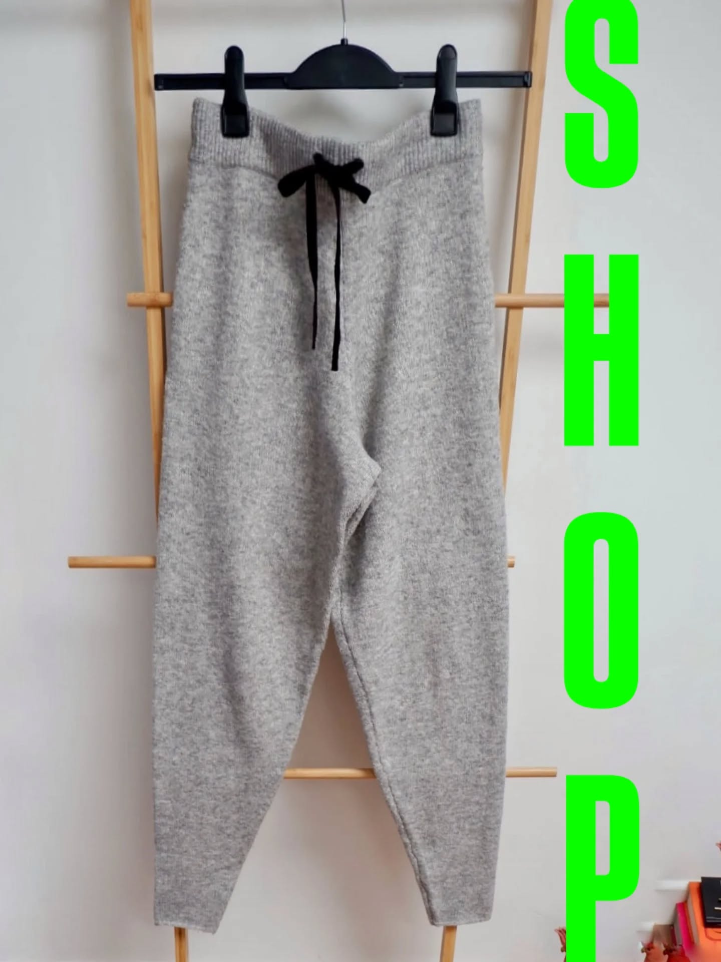 Have you seen these super comfy @asos_maternity joggers?
Perfect with your favourite knit or a raincoat for those days you need comfort and of course style.
Available to shop now

#motherdragonireland #asosdesign #maternityinspo #pregnancyoutfit #stylishmama #choosepreloved #shopsustainable