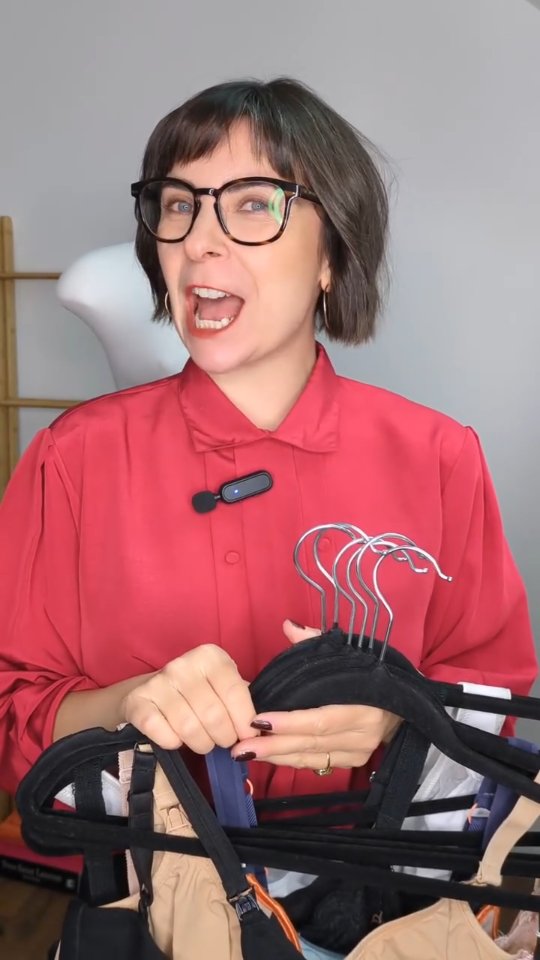 If you missed last night's drop here's a glimpse. I've saved the full video in a BRA highlight above. There are a few pieces left so DM with the details of what you're interested in. 
Don't forget all bras are €15 each which is a steal considering some of the brands are €€€.

#motherdragronireland #choosepreloved #maternitywardrobe #shopsecondhand #sustainablemum #fashionandmotherhood #pregnancy #stylishmama #breastfeedingireland #breastfeedingbra #supportlocalbusinesses