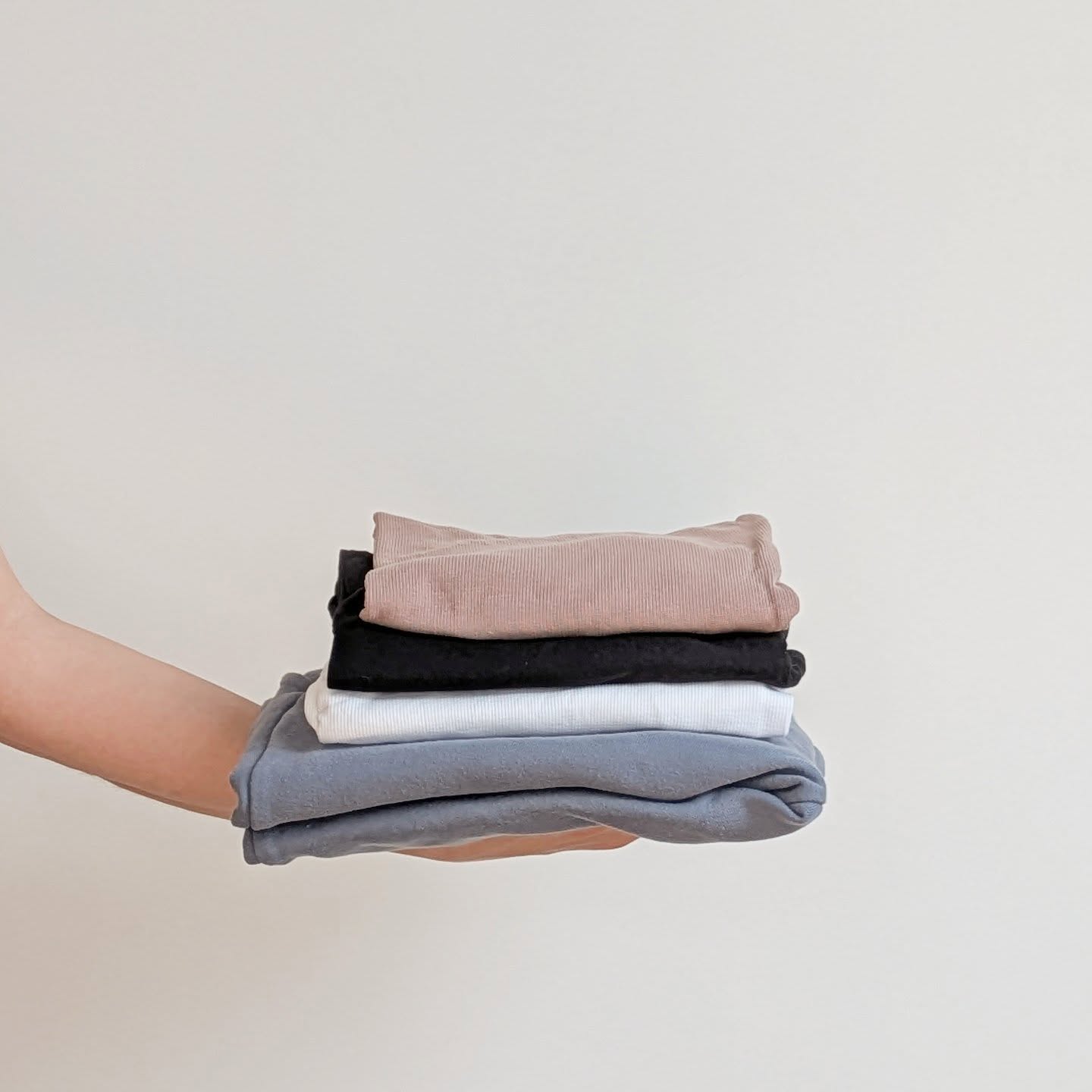 Nobody needs 200 maternity pieces.

Most of us are trying to find something comfortable that matches our style, our mood, and the body we have right now

So keep it simple.

A small collection of preloved pieces, chosen carefully, described honestly and ready for new life.

That's what Mother Dragon is about.

#motherdragonireland #prelovedmaternity #pregnancywardrobe #irishmums #sustainablefashion
