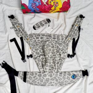Artipoppe Zeitgeist Leopard Baby Carrier
