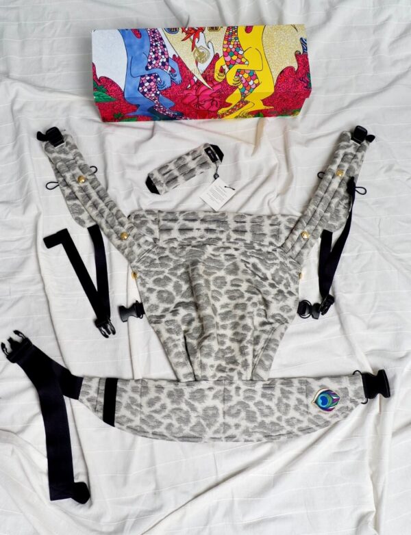 Artipoppe Zeitgeist Leopard Baby Carrier