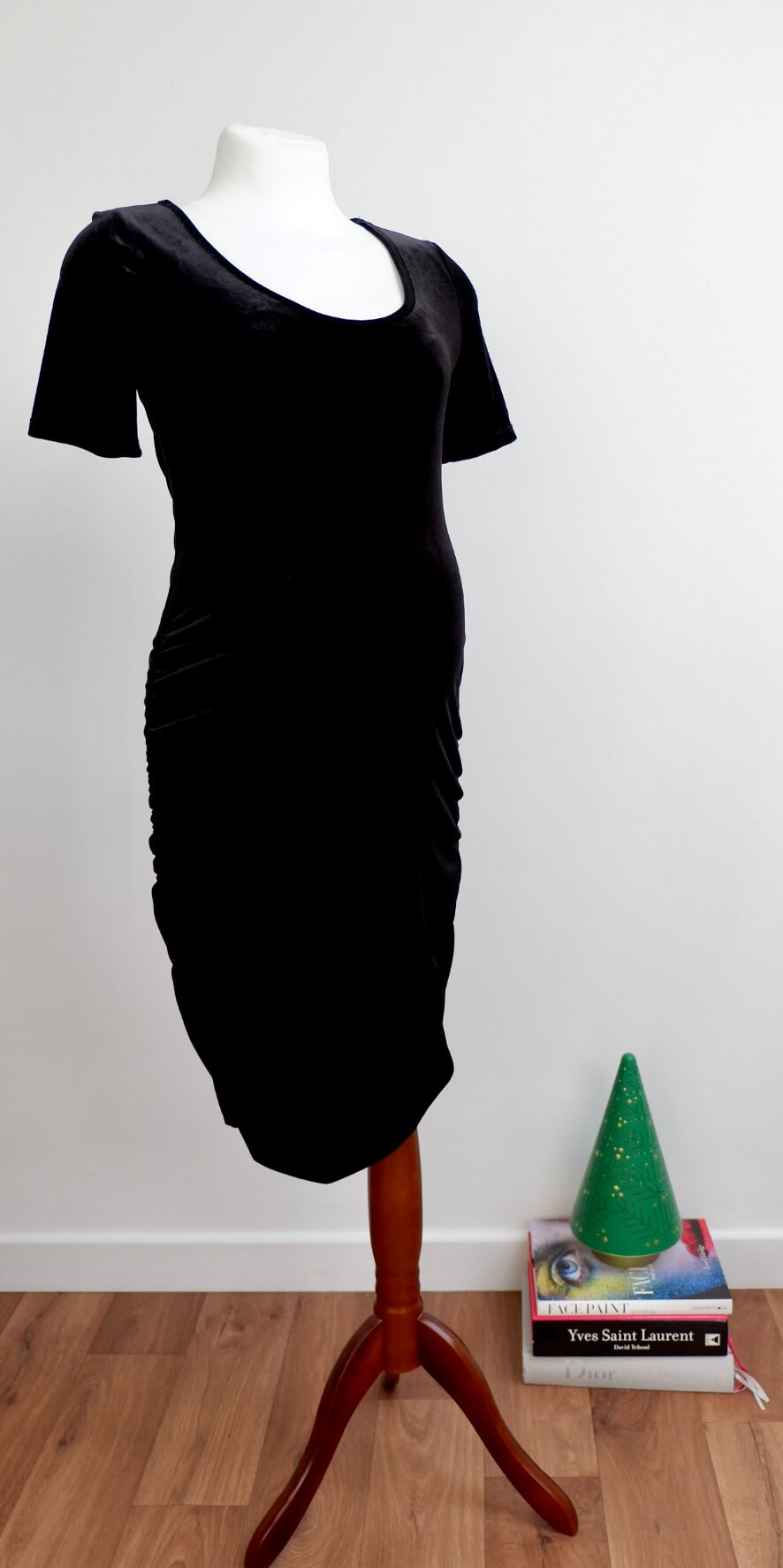 GAP Maternity Black Velvet Short Sleeve Bodycon Dress – Mother Dragon