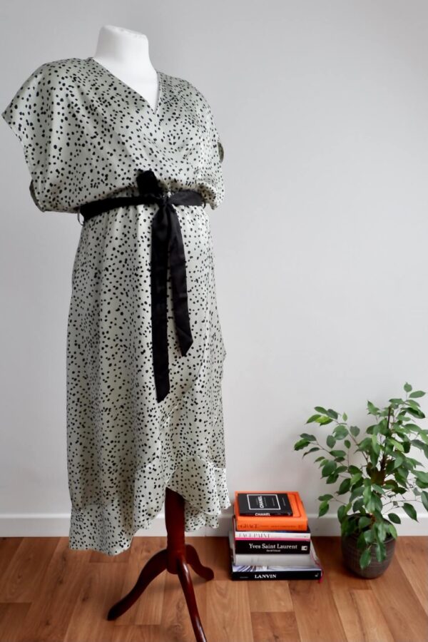 New Look Maternity Mint Animal Print Satin Dress - Image 2