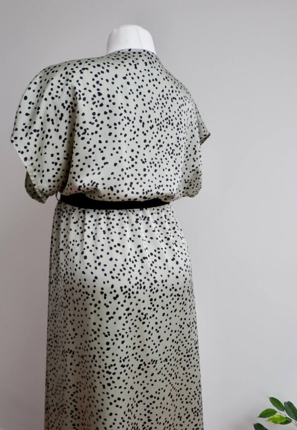New Look Maternity Mint Animal Print Satin Dress - Image 3