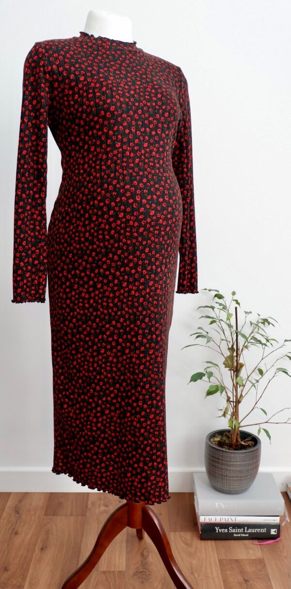 Topshop Maternity Black and Red Floral Ribbed Dress